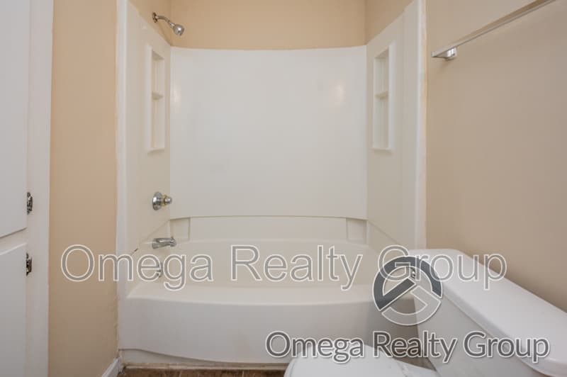 Jemison Condo: 156 Patton St W