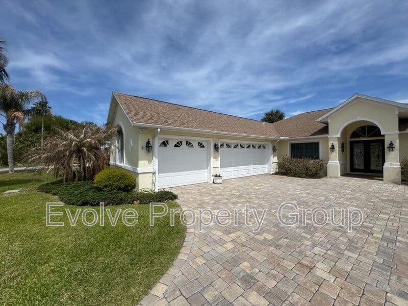 Flagler Beach House: 470 Lambert Ave.