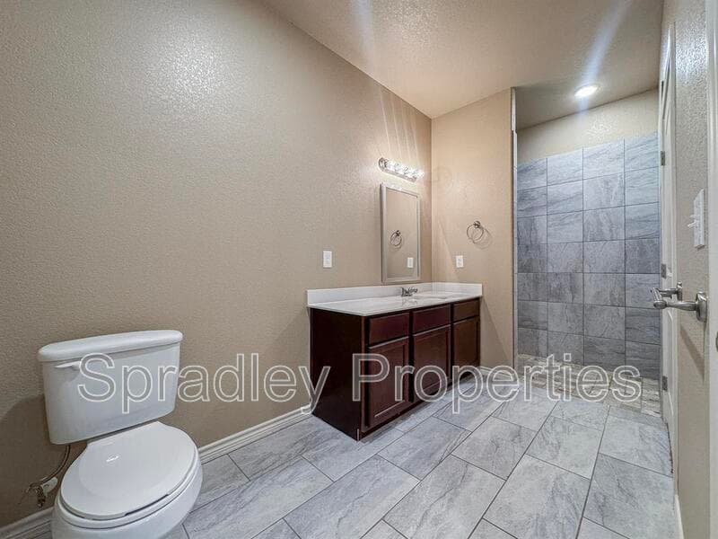 Belton Townhome: 1045B Hibiscus Dr