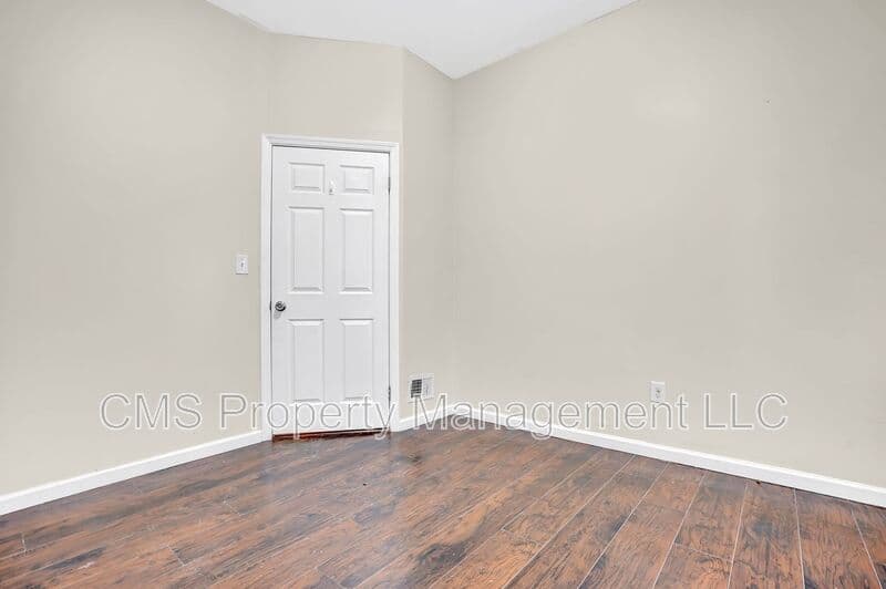 Newark Condo: 142-144 Seymour Ave