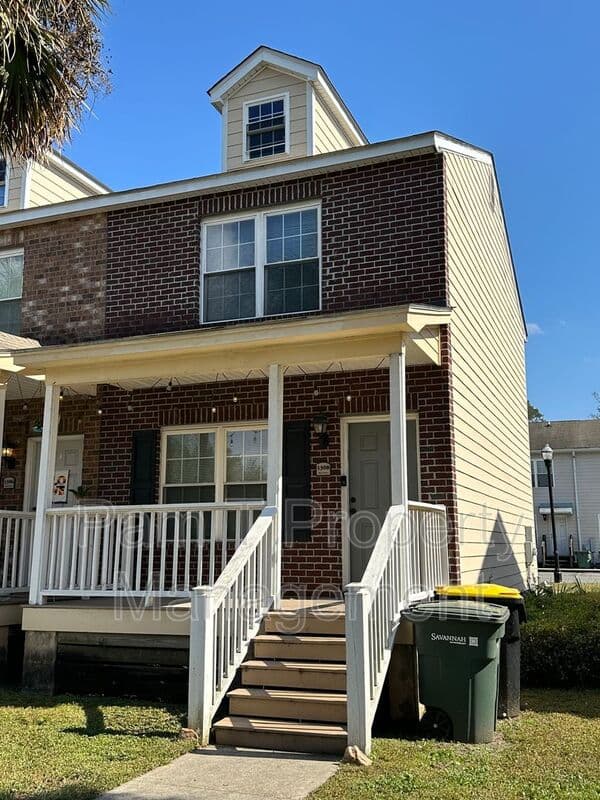 Savannah House: 1308 Dieter St