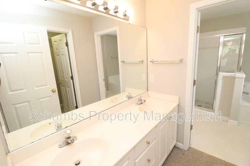Durham House: 510 Wheeling Cir