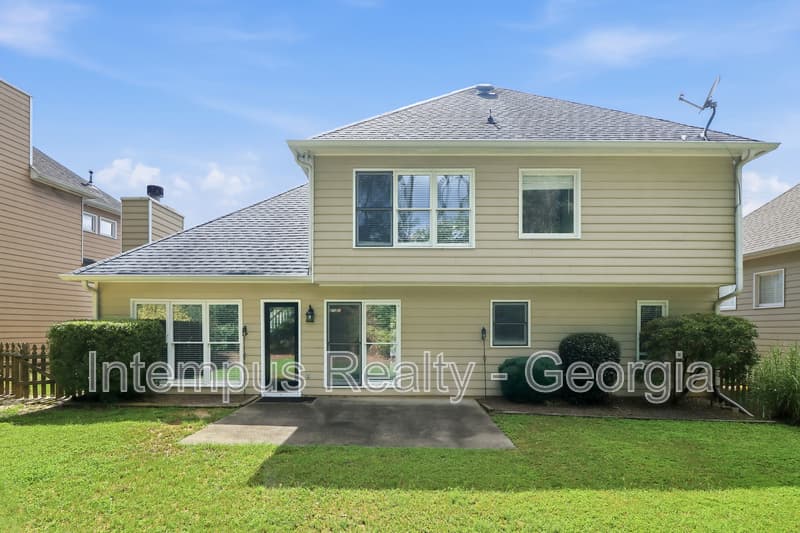 Woodstock House: 4241 Moccasin Trl