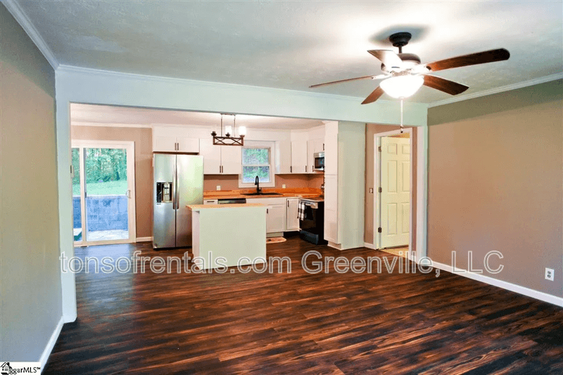 Greenville House: 208 Rison Rd