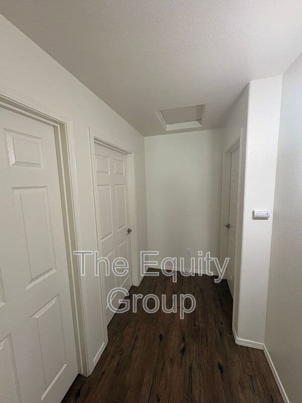 Tulare House: 2109 Bella Oaks Drive