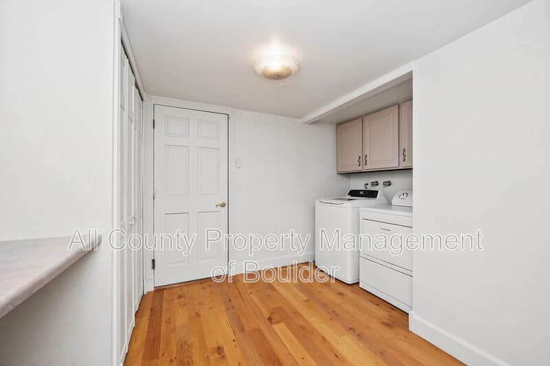 Boulder House: 4453 Pali Way