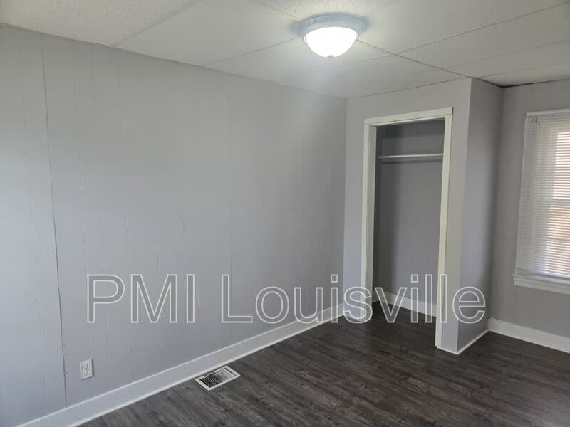 Louisville House: 3605 Larkwood Ave