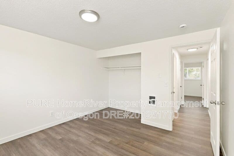 Portland Condo: 18411 E Burnside St