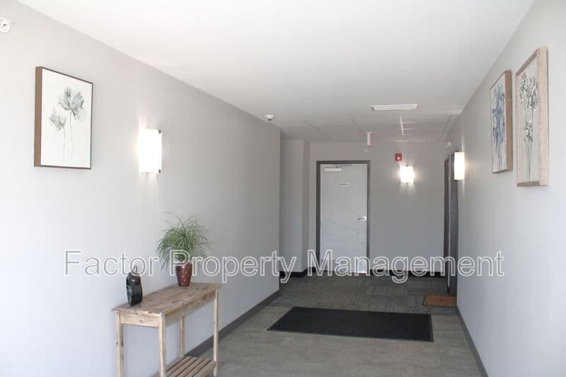 Belle Plaine Apartment: 561 Elk Street South
