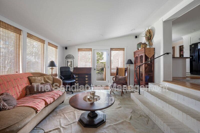 Charleston House: 1652 Boone Hall Drive