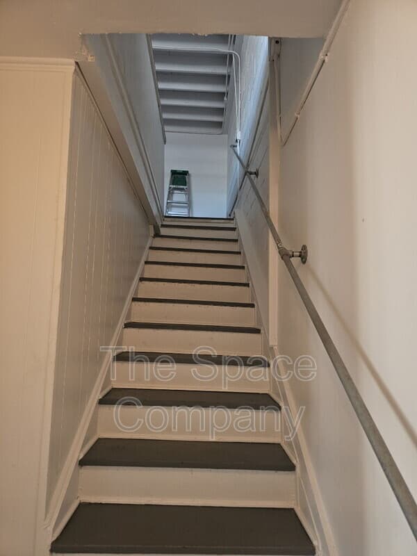 NORTH CHARLESTON House: 2023 REYNOLDS AVE