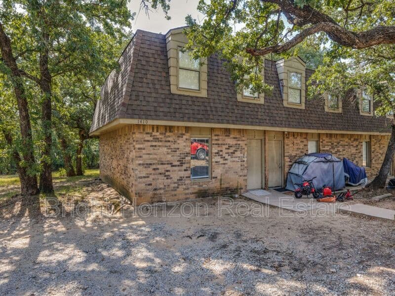 Azle Condo: 1410 Arvel Circle