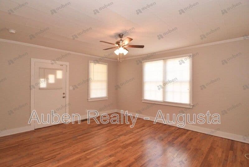 Augusta House: 512 Beaufort Drive