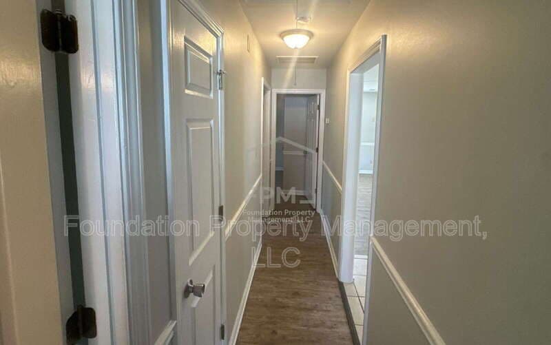 Memphis House: 4498 Suncrest Drive
