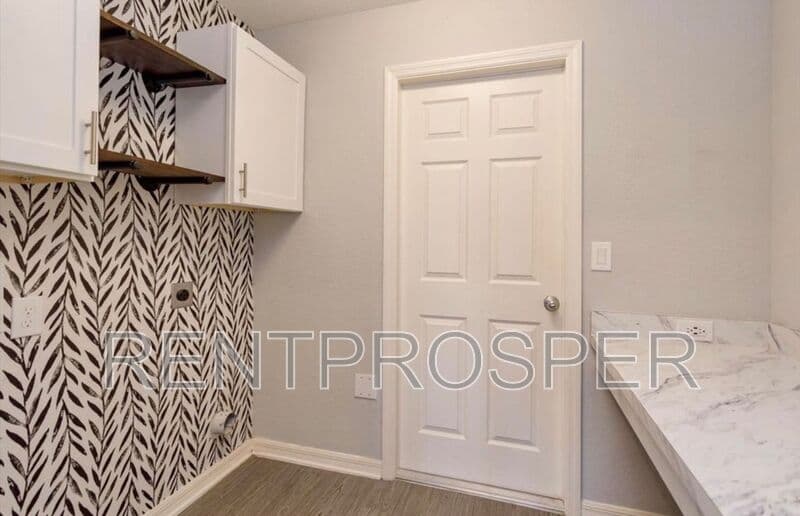 Haines City House: 4310 Swan Street
