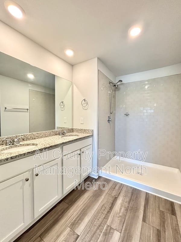Adairsville Townhome: 305 Rolling Green Road