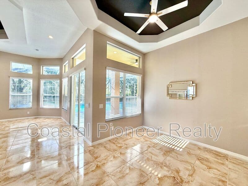 Largo House: 10334 Longwood Dr