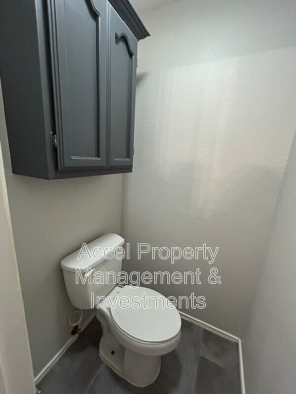 San Juan House: 214 W 17th St