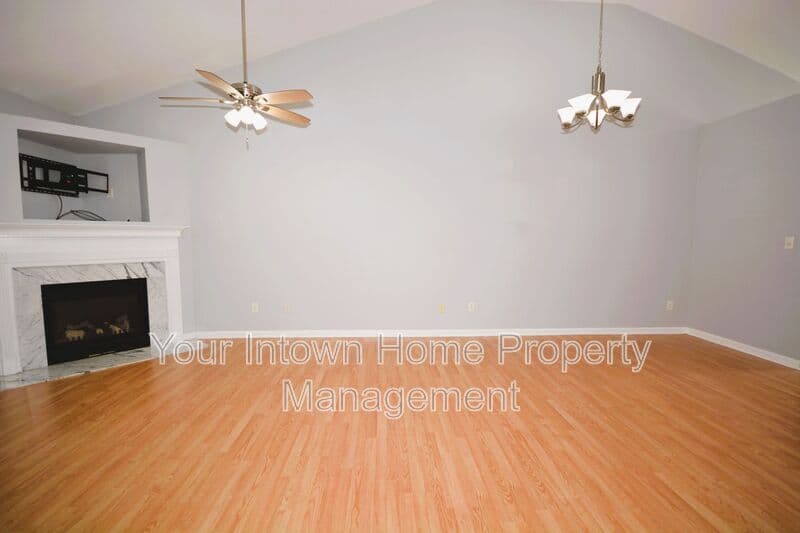 Rex House: 6697 Sunset Ct