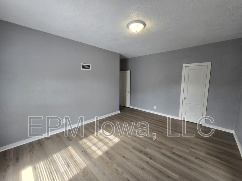 Independence House: 315 4th Avenue Southwest