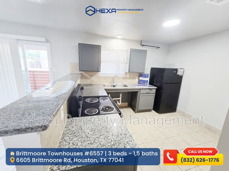 Houston Townhome: 6557 Brittmoore Rd