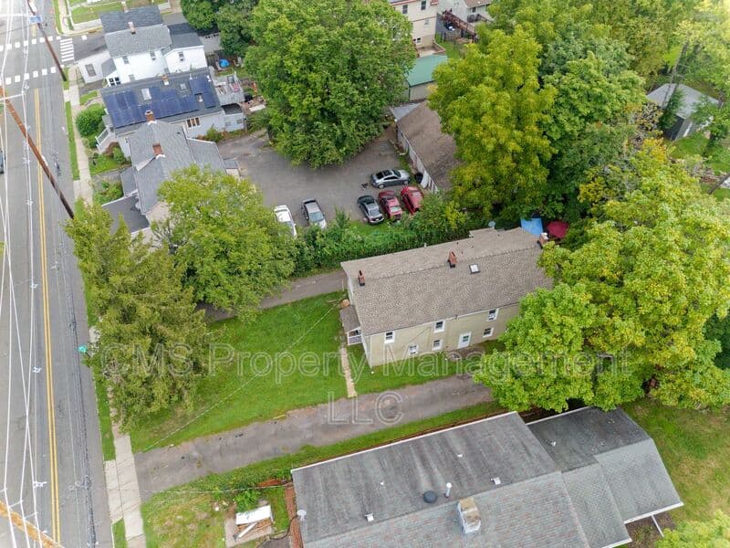 Somerville Condo: 148 Davenport Street