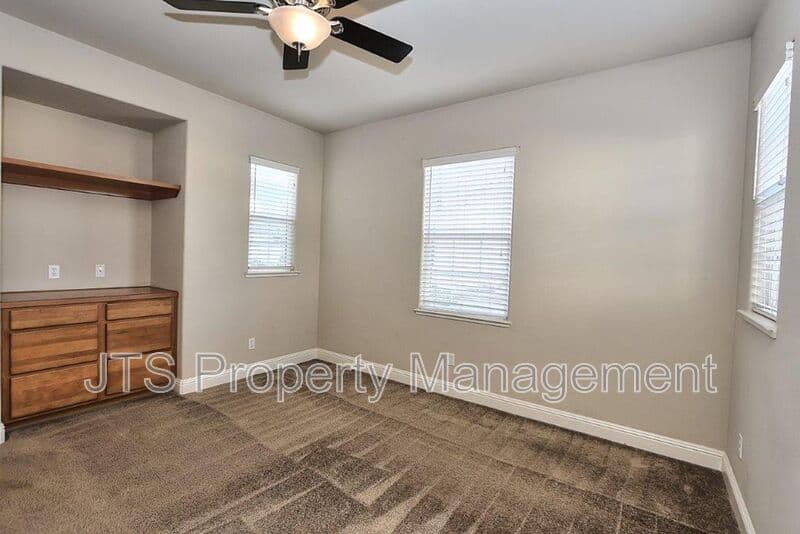Orangevale House: 9041 Crescenda Lane