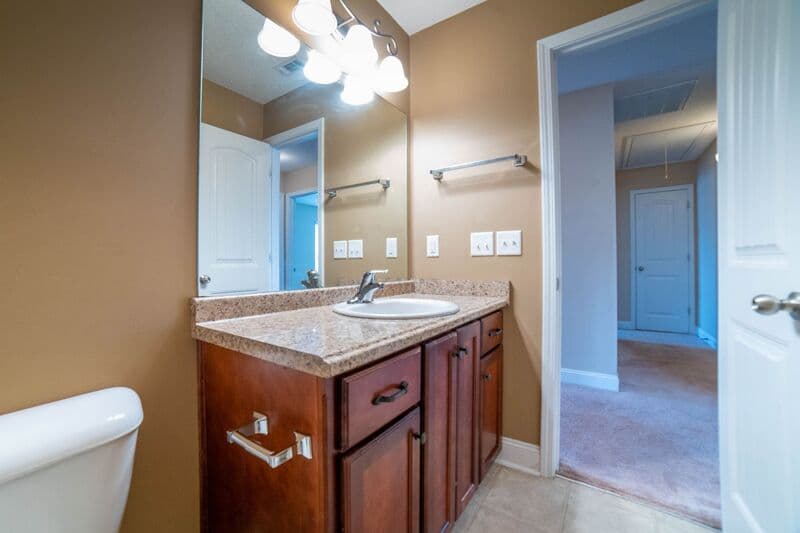 Hinesville House: 211 Augusta Way