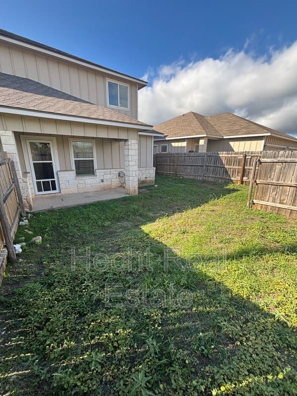 Liberty Hill Condo: 354 Carl Shipp - B