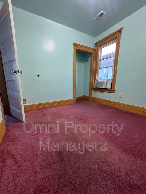 Hamtramck Condo: 3894 Evaline St