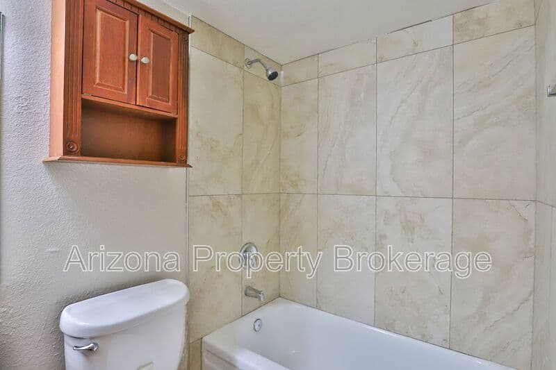 Phoenix Townhome: 851 E. Cochise Dr.