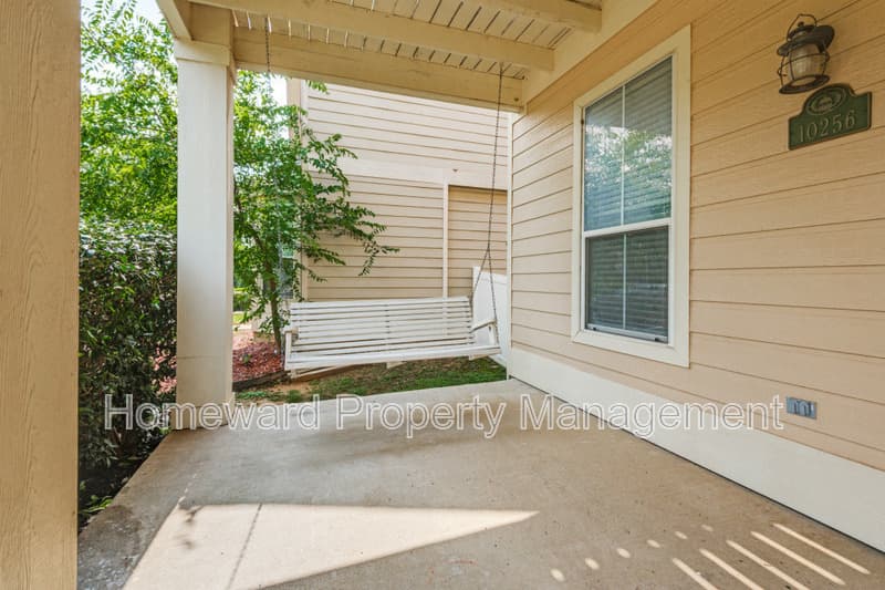 Aubrey House: 10256 Franklin Drive