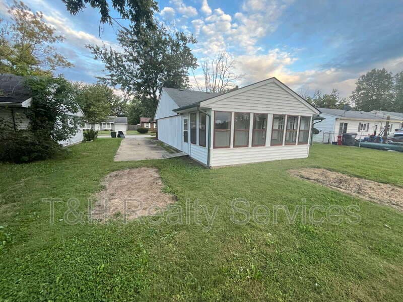 Anderson House: 1811 Norwood Way