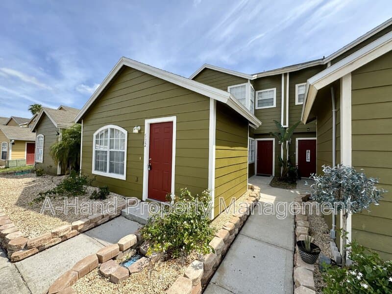 Davenport Condo: 522 Australian Way