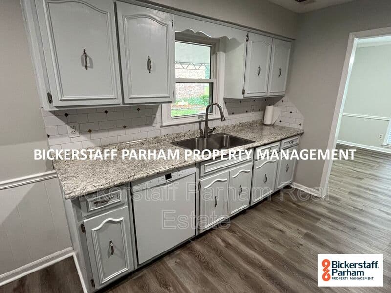 Columbus House: 3011 Apache Drive