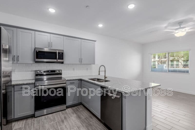 Mesa Townhome: 1318 S 105th Pl