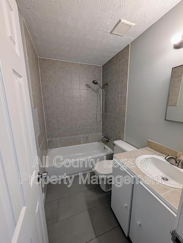 Norcross House: 2155 Newbury Rd