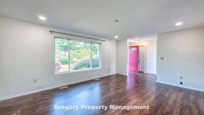 Everett House: 3532 111th Pl SE