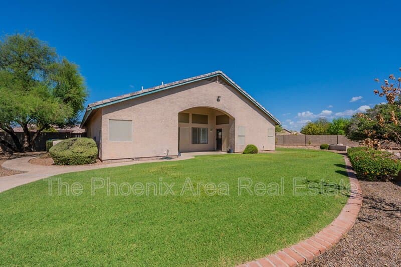Mesa House: 4133 E Elmwood St