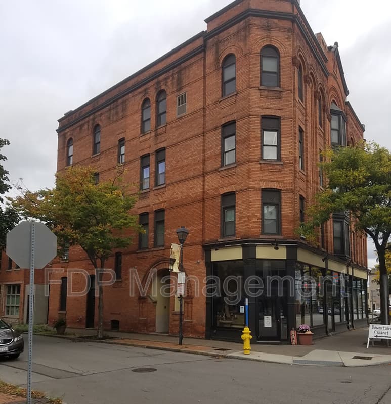 Rochester House: 480 East Main Street