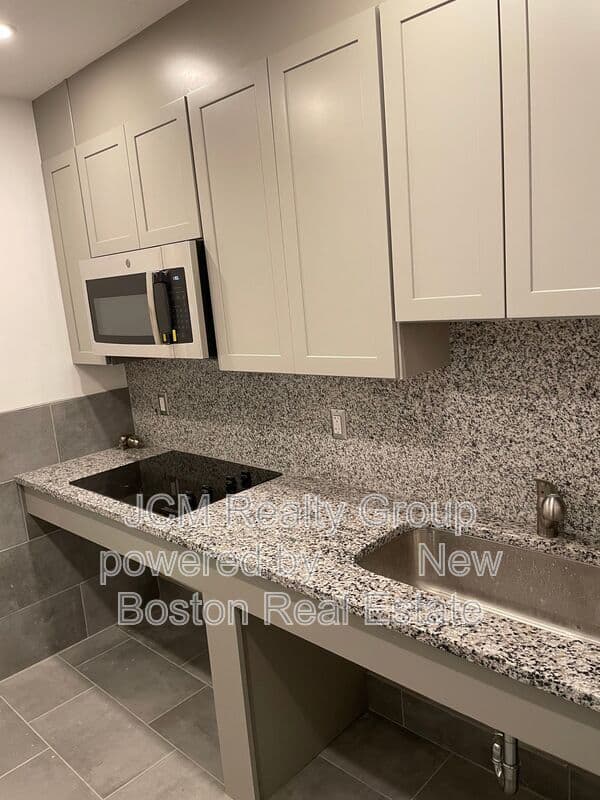Lynn Condo: 69 North Common Street