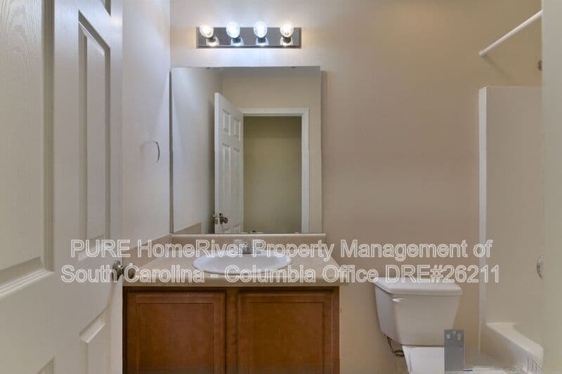 Columbia House: 464 Guard Tower Ln
