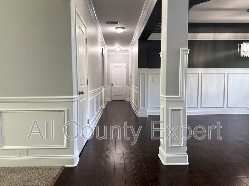 Cumming House: 4215 Hopewell Manor Drive