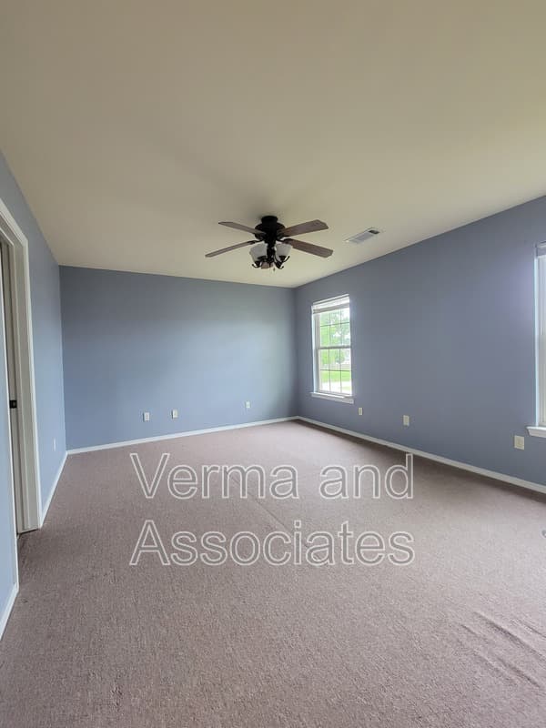 Centerton Townhome: 192 Fair St