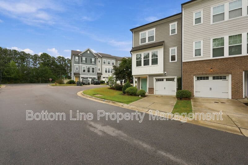Apex Townhome: 1421 Salem Creek Dr