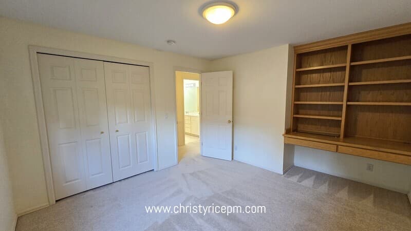Redmond House: 16323 NE 50th Way