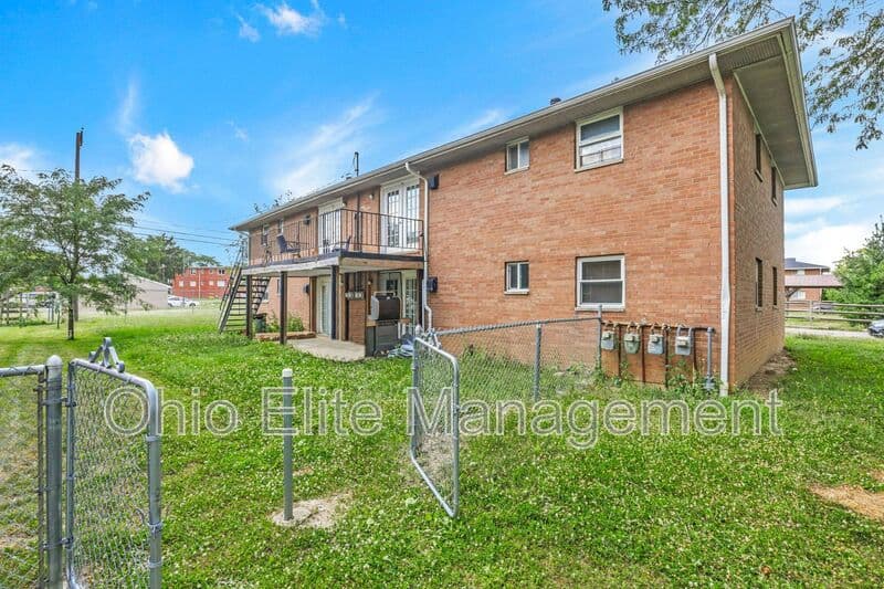 Columbus House: 861 Kingsford Rd