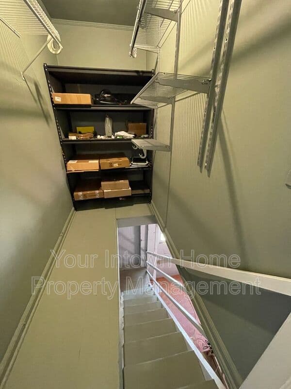 Atlanta House: 82 Rogers Street SE