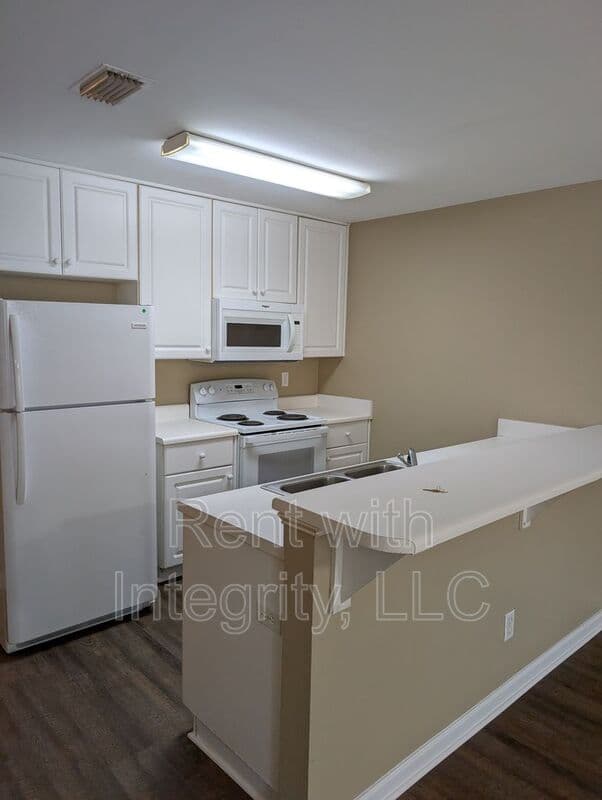 Tallahassee House: 4250 Augustus Oak Court