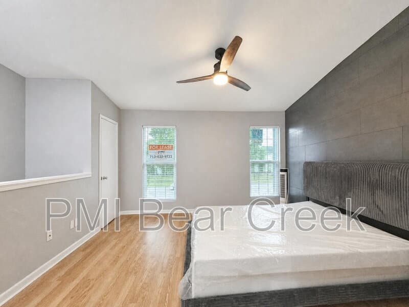 Houston Condo: 9550 Deering Drive